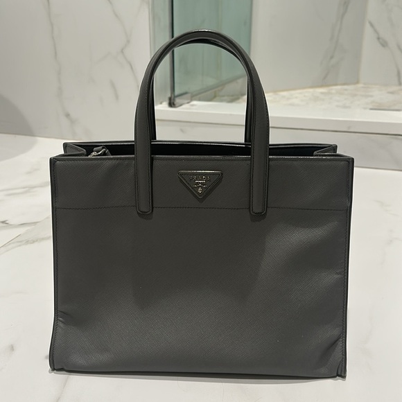 Prada Saffiano, EUC - Picture 1 of 6
